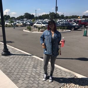 Meet your Posher, Juliana